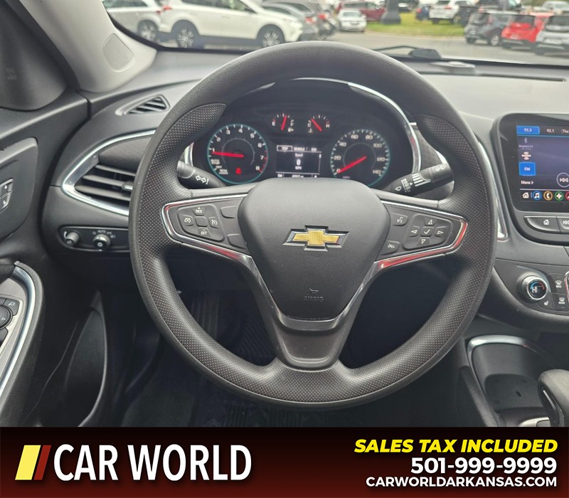 Chevrolet Malibu Vehicle Full-screen Gallery Image 15