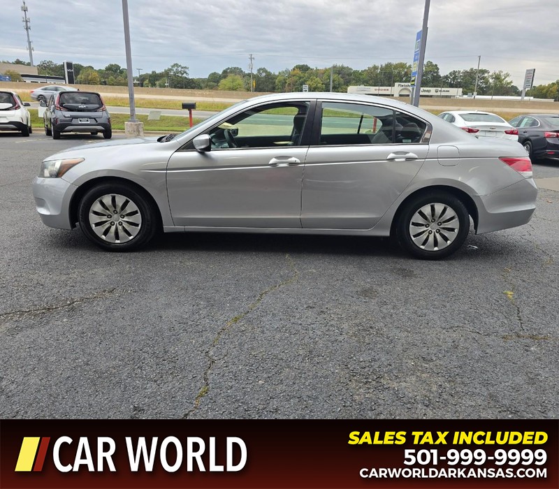 Honda Accord Sedan Vehicle Full-screen Gallery Image 4