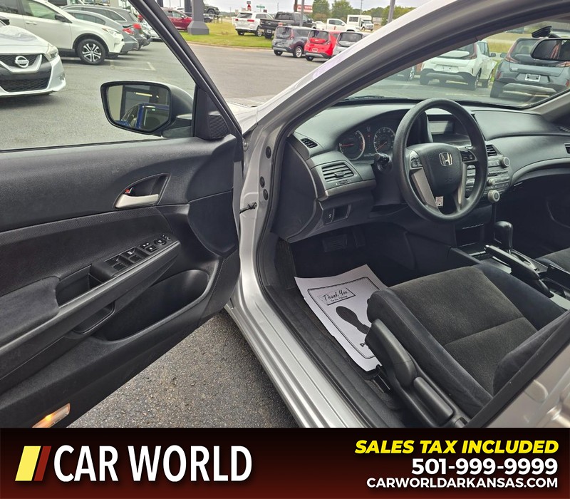 Honda Accord Sedan Vehicle Full-screen Gallery Image 7