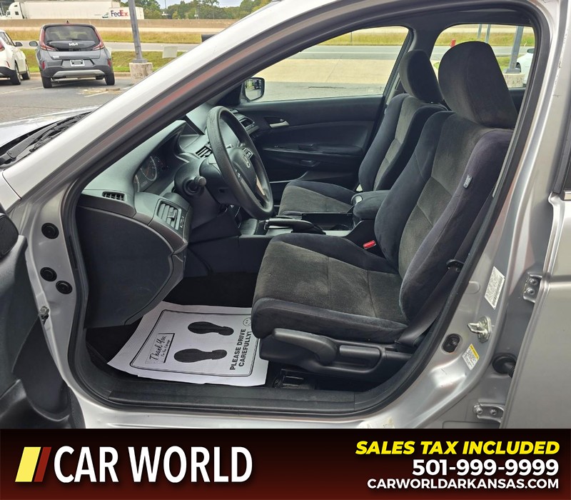 Honda Accord Sedan Vehicle Full-screen Gallery Image 8