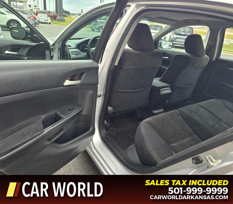 Honda Accord Sedan Vehicle Full-screen Gallery Image 9