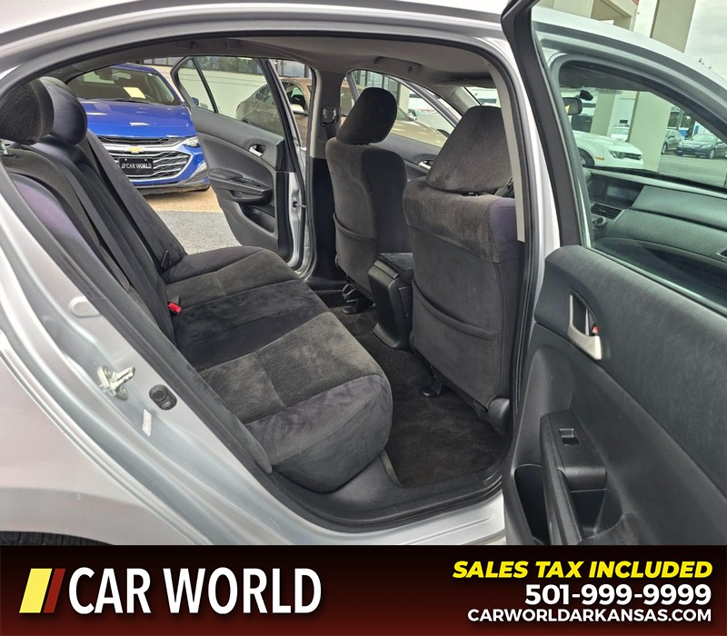 Honda Accord Sedan Vehicle Full-screen Gallery Image 12