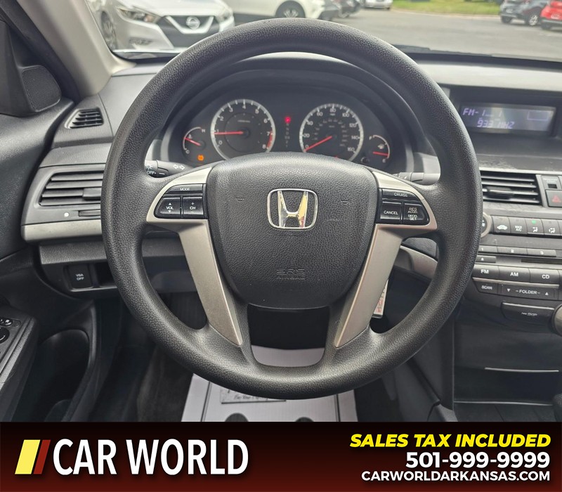 Honda Accord Sedan Vehicle Full-screen Gallery Image 14
