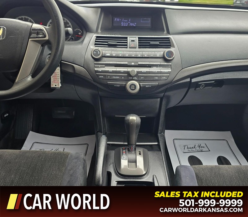 Honda Accord Sedan Vehicle Full-screen Gallery Image 17