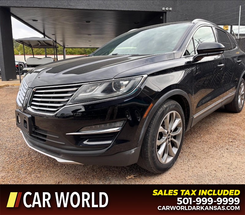 Lincoln MKC Vehicle Full-screen Gallery Image 9