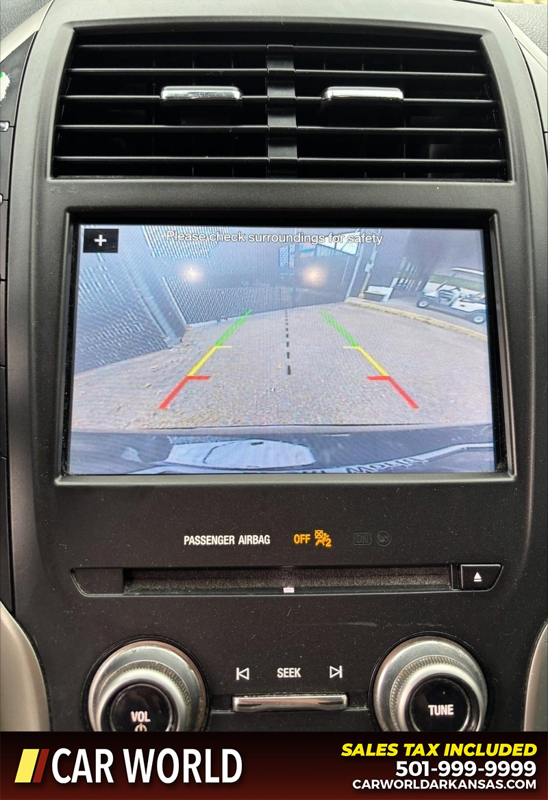 Lincoln MKC Vehicle Full-screen Gallery Image 19
