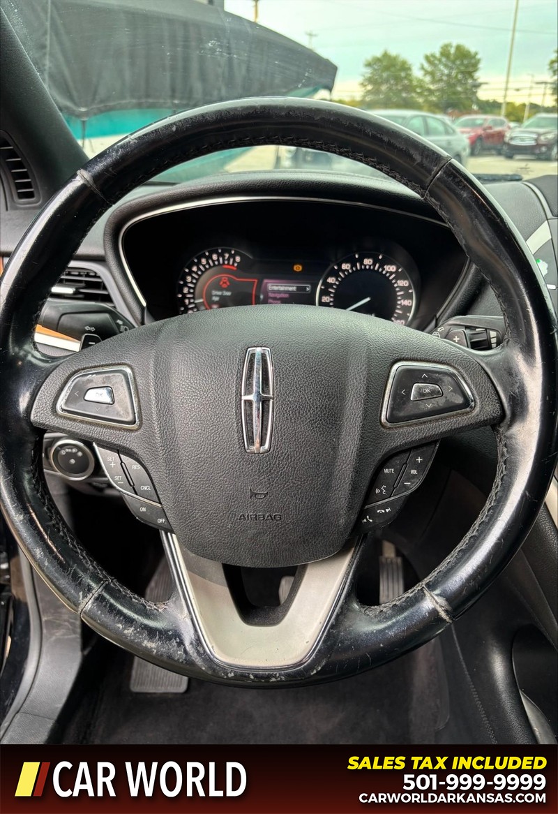 Lincoln MKC Vehicle Full-screen Gallery Image 20