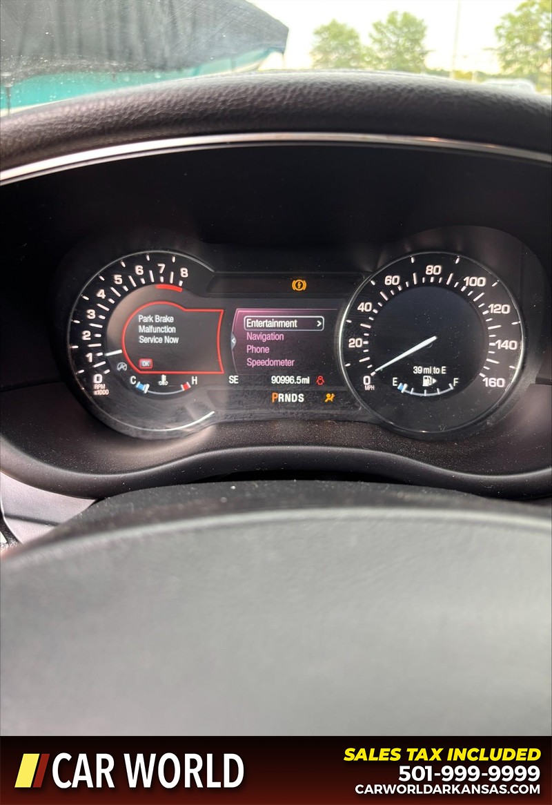 Lincoln MKC Vehicle Full-screen Gallery Image 21