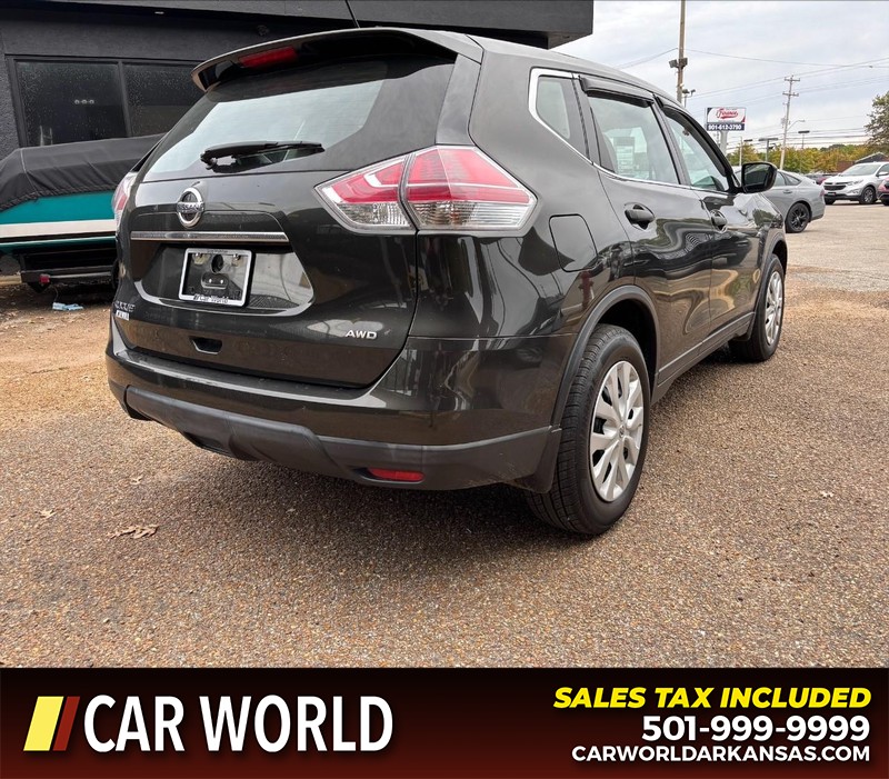 Nissan Rogue Vehicle Full-screen Gallery Image 3