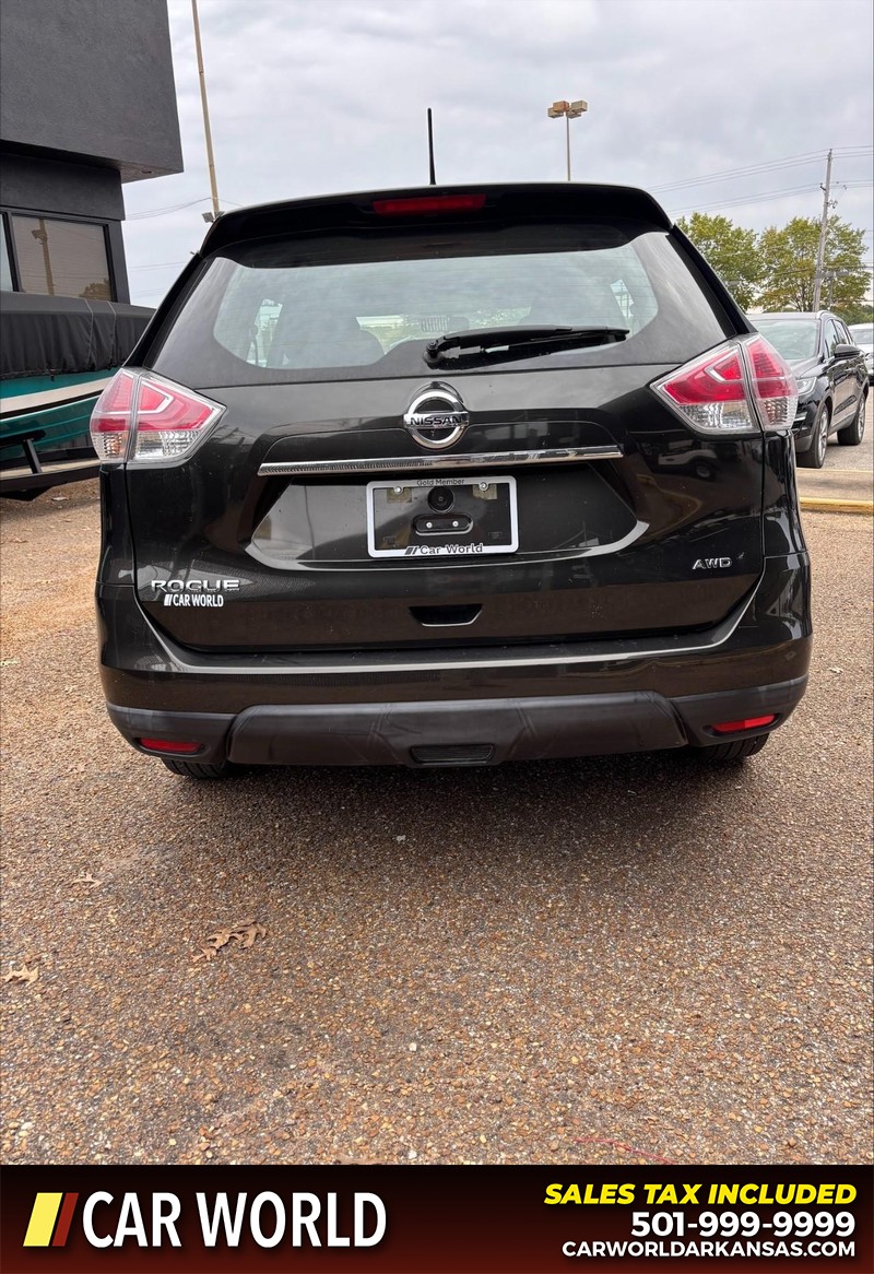 Nissan Rogue Vehicle Full-screen Gallery Image 4