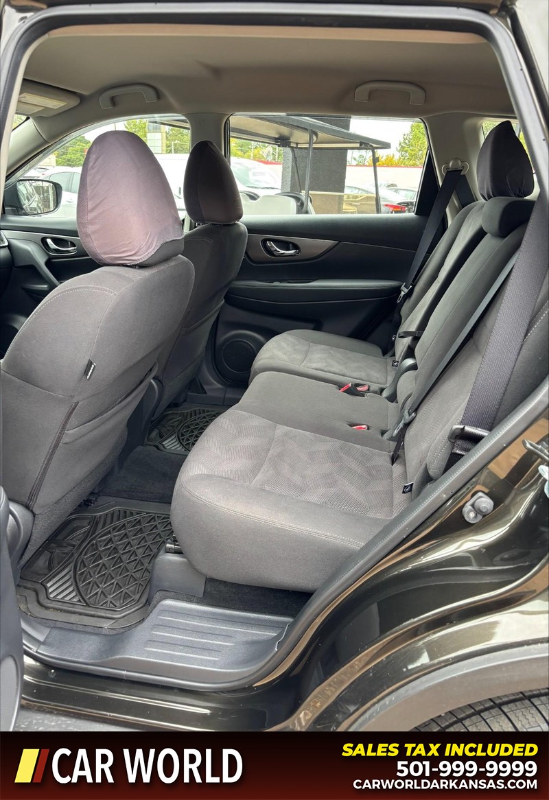 Nissan Rogue Vehicle Full-screen Gallery Image 13