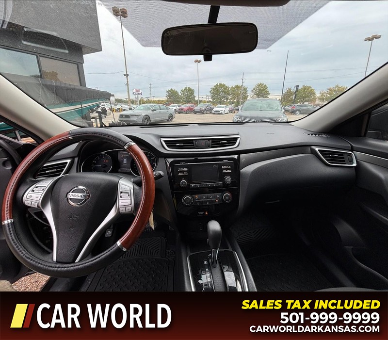 Nissan Rogue Vehicle Full-screen Gallery Image 14