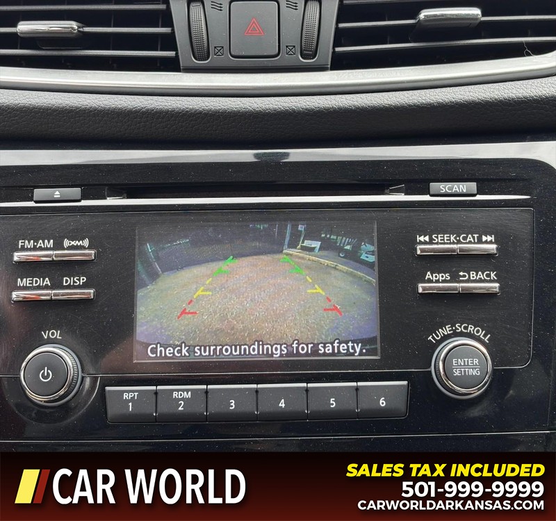 Nissan Rogue Vehicle Full-screen Gallery Image 16
