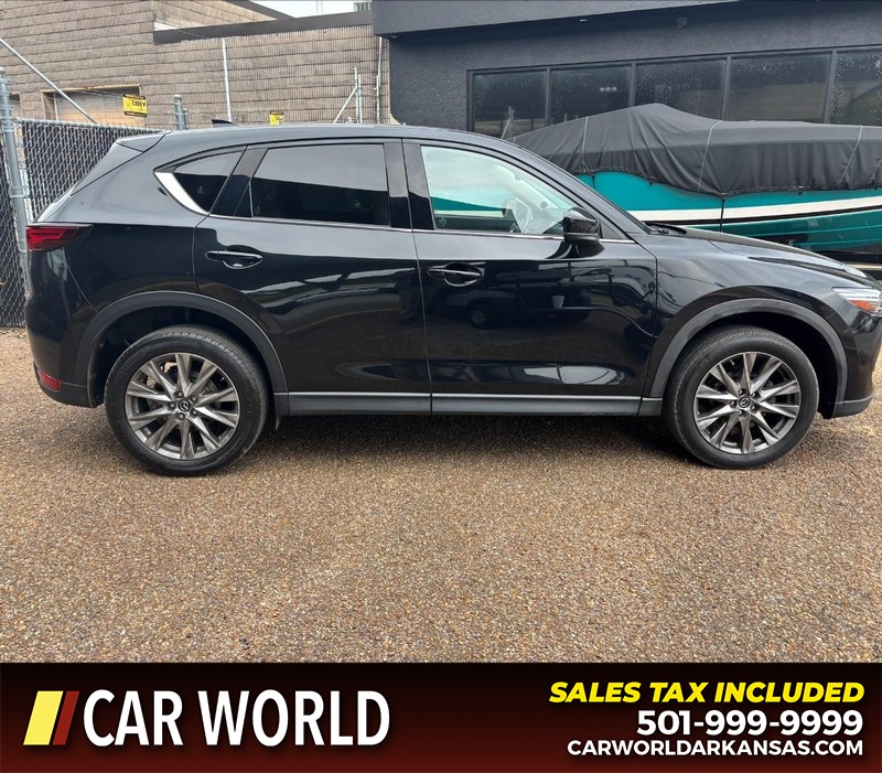 Mazda CX-5 Vehicle Full-screen Gallery Image 2