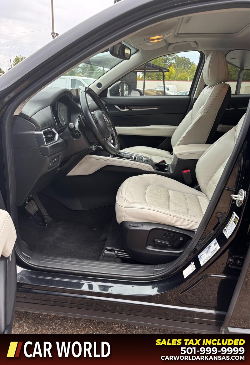 Mazda CX-5 Vehicle Full-screen Gallery Image 14