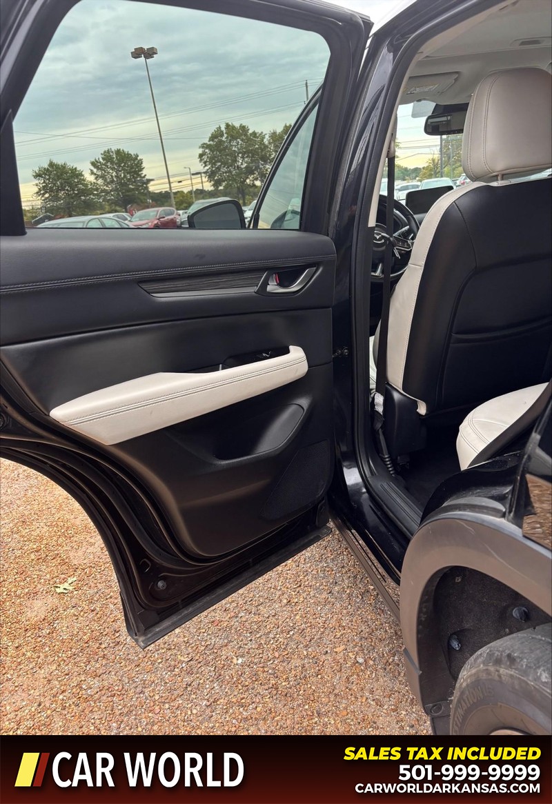 Mazda CX-5 Vehicle Full-screen Gallery Image 15
