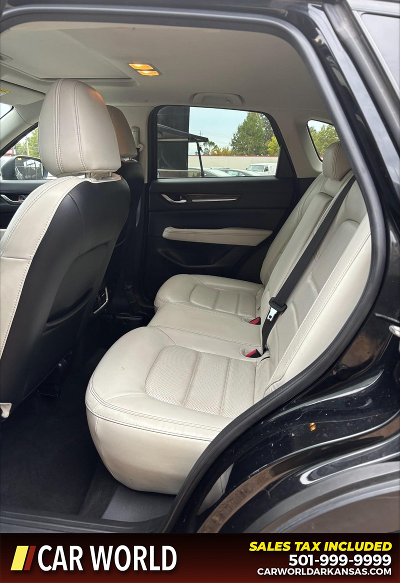 Mazda CX-5 Vehicle Full-screen Gallery Image 16