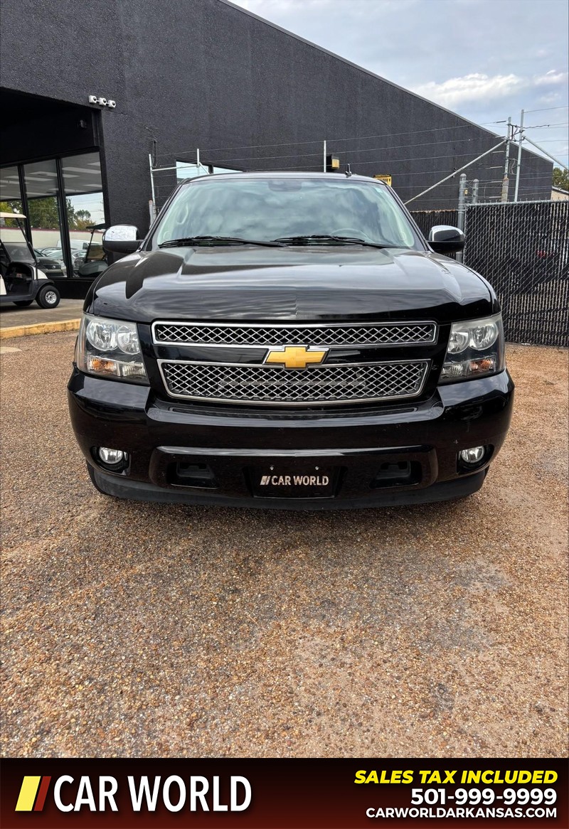 Chevrolet Suburban Vehicle Full-screen Gallery Image 10