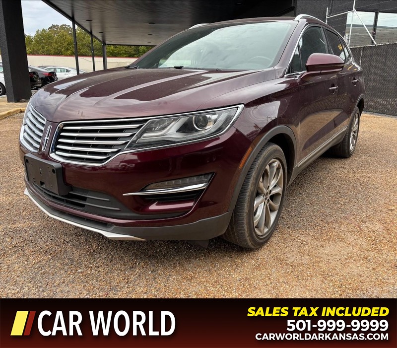 Lincoln MKC Vehicle Full-screen Gallery Image 9