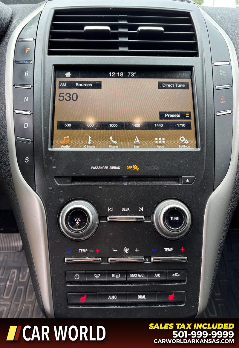 Lincoln MKC Vehicle Full-screen Gallery Image 18