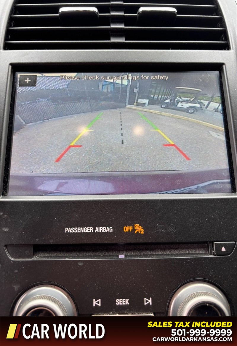 Lincoln MKC Vehicle Full-screen Gallery Image 19