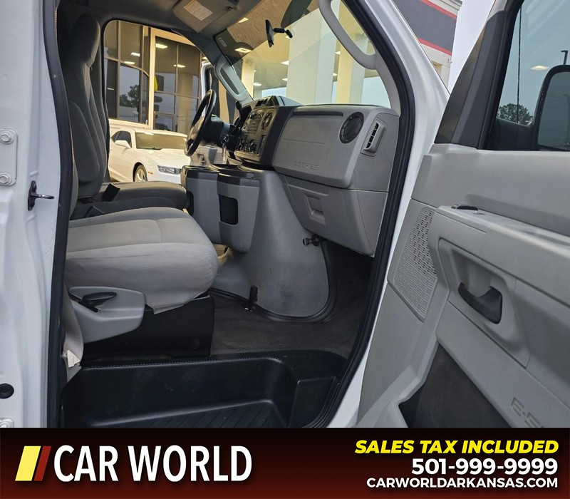 Ford Econoline Cargo Van Vehicle Full-screen Gallery Image 9