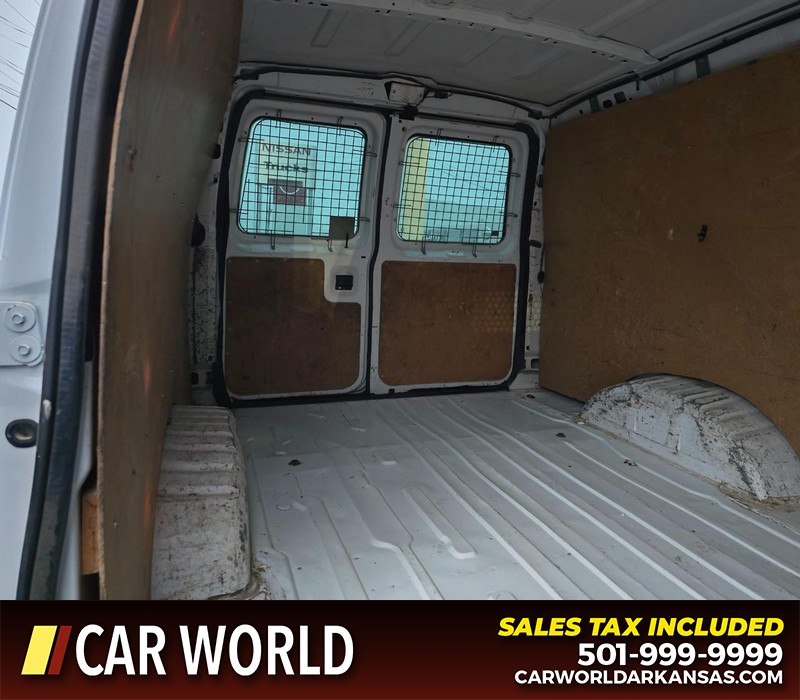 Ford Econoline Cargo Van Vehicle Full-screen Gallery Image 11