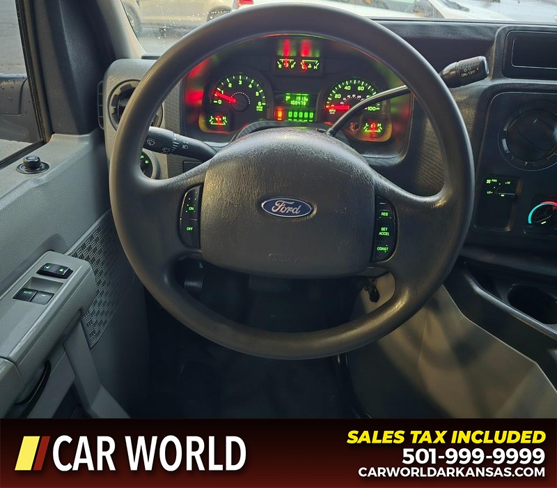 Ford Econoline Cargo Van Vehicle Full-screen Gallery Image 13