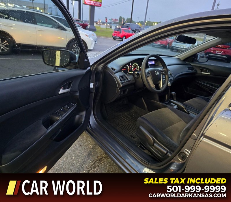 Honda Accord Sedan Vehicle Full-screen Gallery Image 7