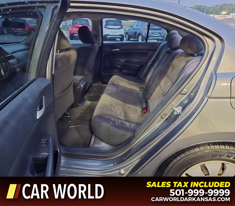 Honda Accord Sedan Vehicle Full-screen Gallery Image 10