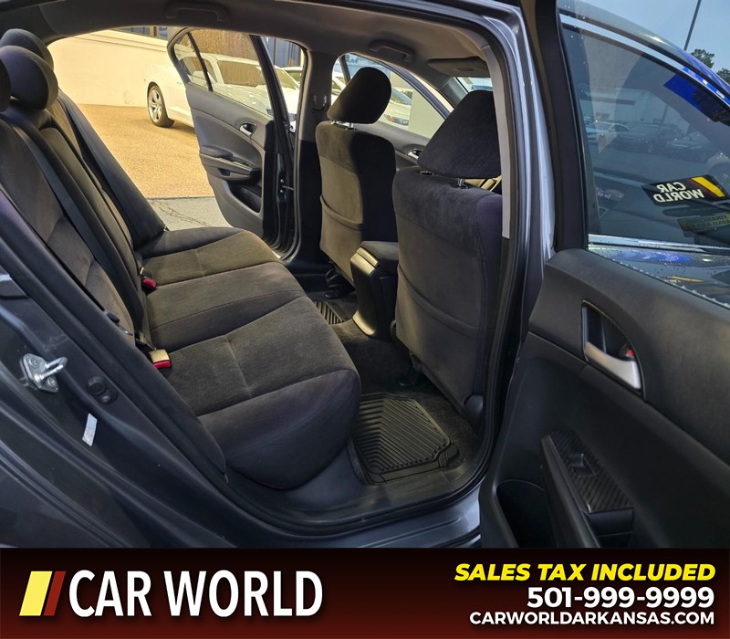 Honda Accord Sedan Vehicle Full-screen Gallery Image 12