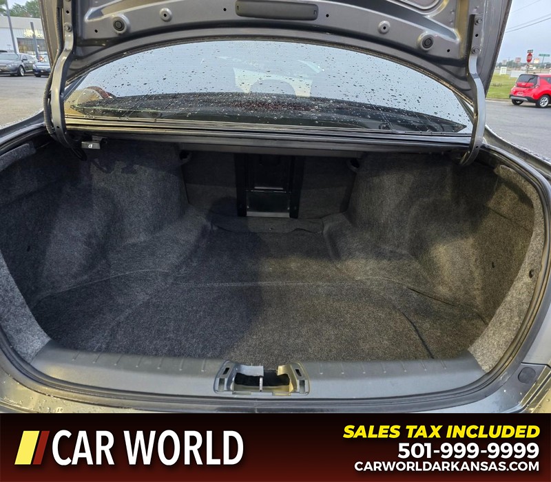 Honda Accord Sedan Vehicle Full-screen Gallery Image 13