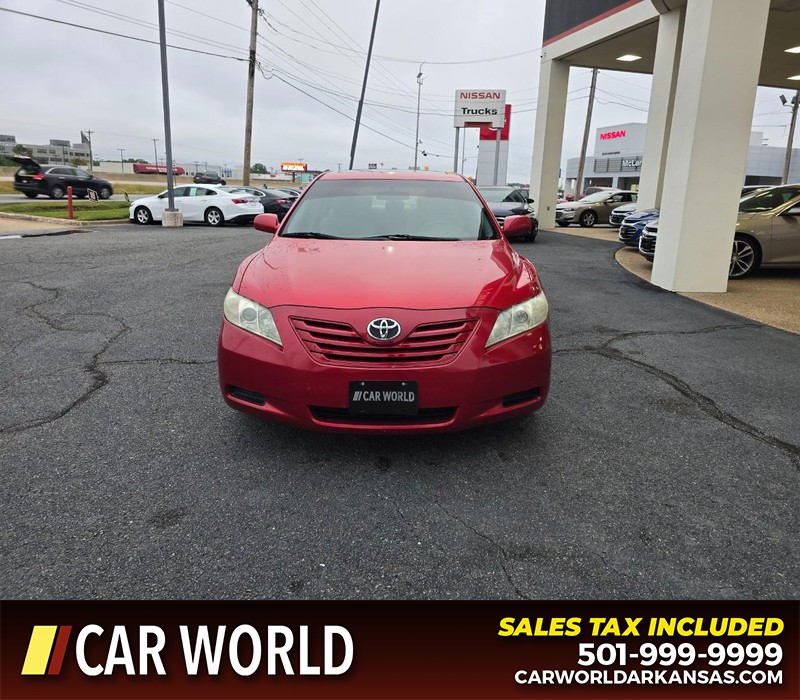 Toyota Camry Vehicle Full-screen Gallery Image 2