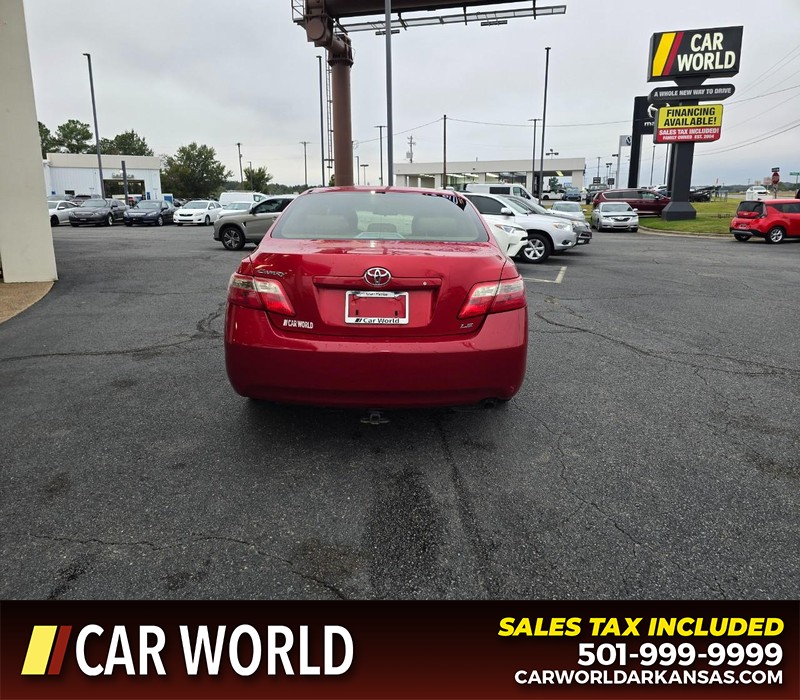 Toyota Camry Vehicle Full-screen Gallery Image 5