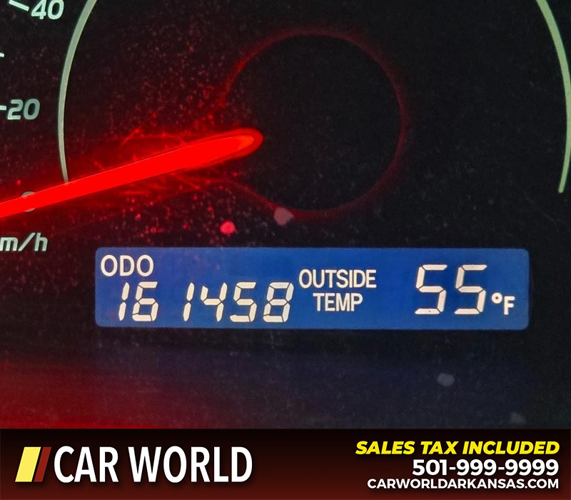 Toyota Camry Vehicle Full-screen Gallery Image 16