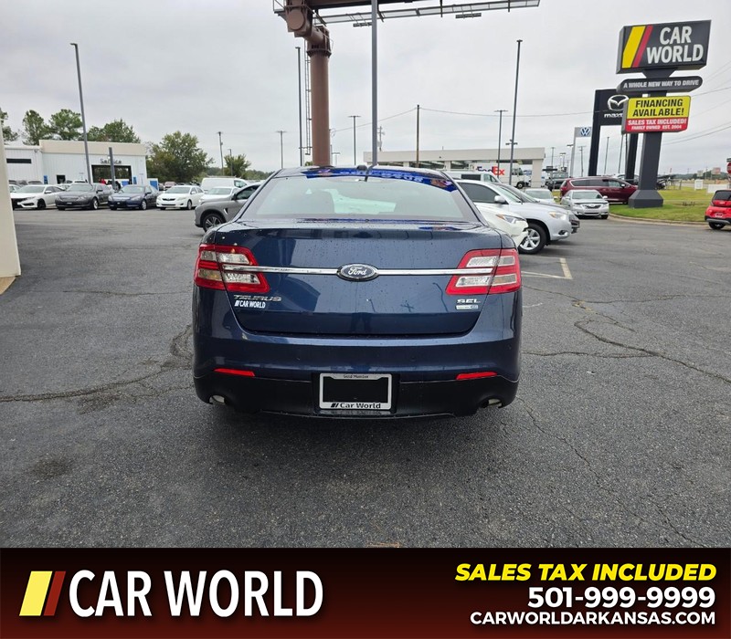 Ford Taurus Vehicle Full-screen Gallery Image 6