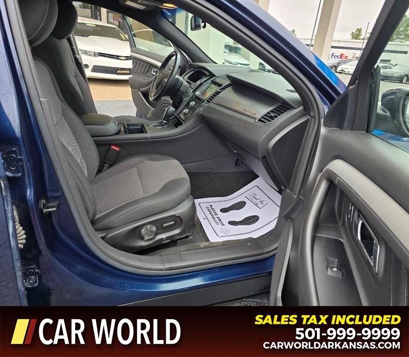 Ford Taurus Vehicle Full-screen Gallery Image 12