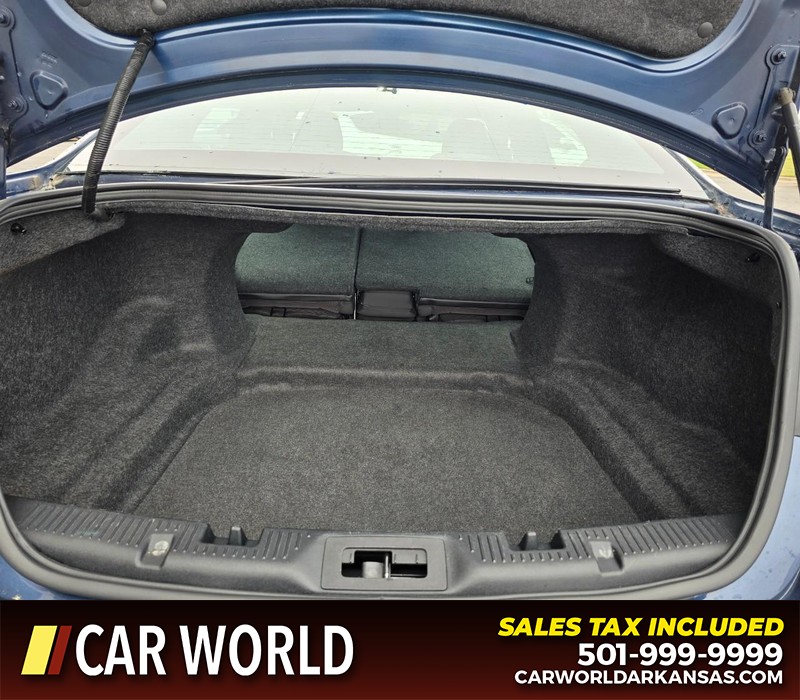 Ford Taurus Vehicle Full-screen Gallery Image 15