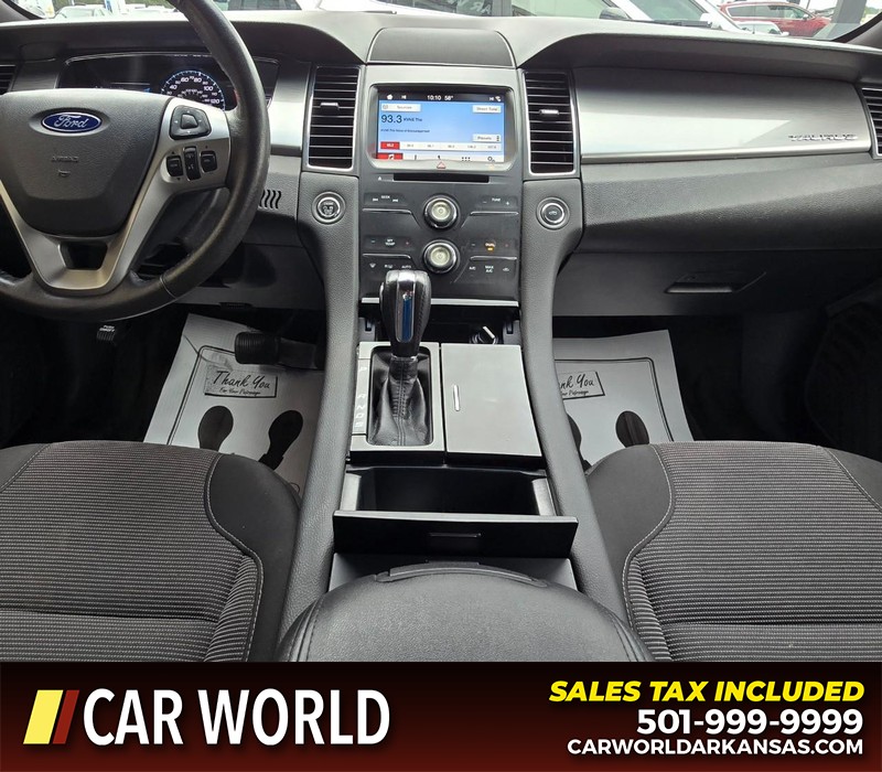 Ford Taurus Vehicle Full-screen Gallery Image 19