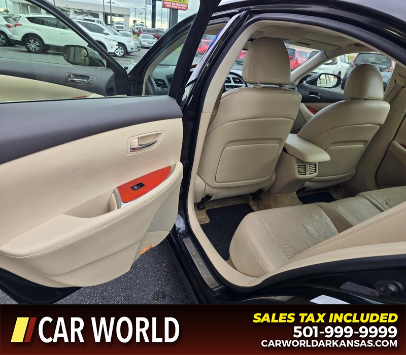 Lexus ES 350 Vehicle Full-screen Gallery Image 9