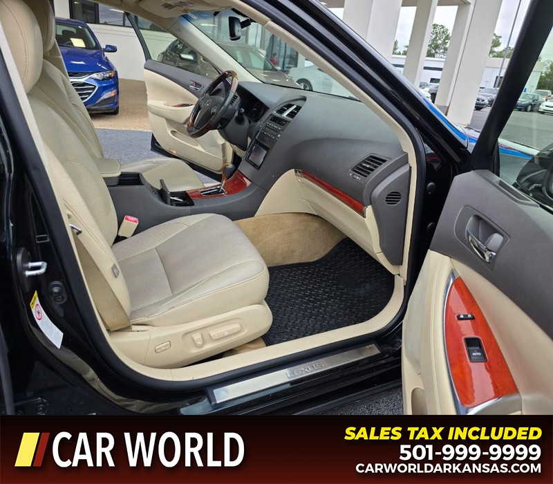 Lexus ES 350 Vehicle Full-screen Gallery Image 11