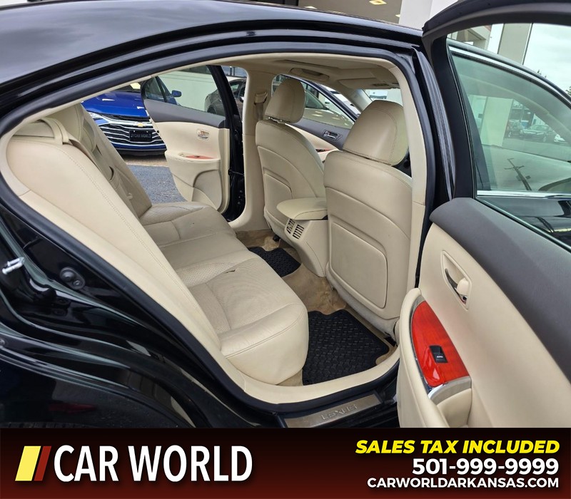 Lexus ES 350 Vehicle Full-screen Gallery Image 12