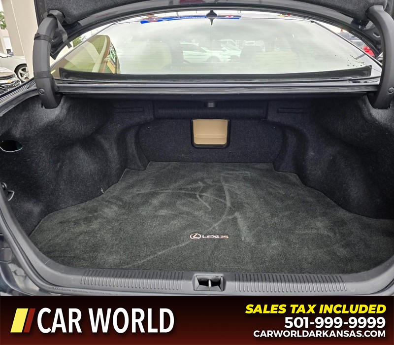 Lexus ES 350 Vehicle Full-screen Gallery Image 13