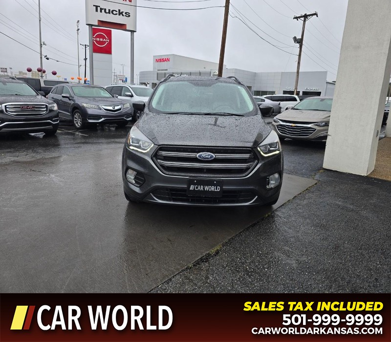 Ford Escape Vehicle Full-screen Gallery Image 2