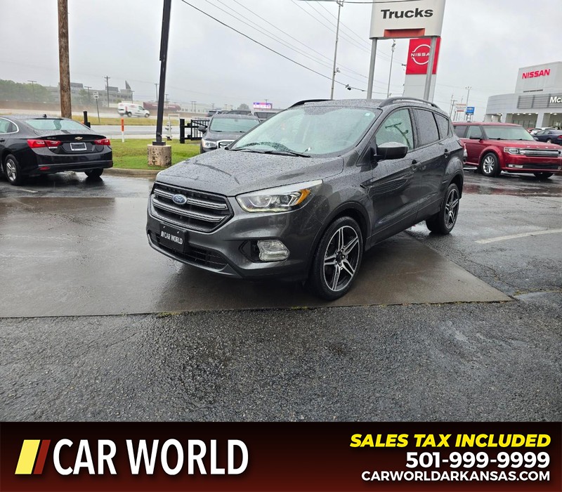 Ford Escape Vehicle Full-screen Gallery Image 3