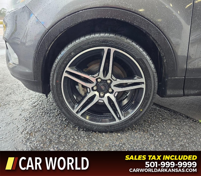 Ford Escape Vehicle Full-screen Gallery Image 7