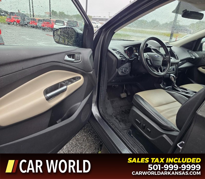 Ford Escape Vehicle Full-screen Gallery Image 8