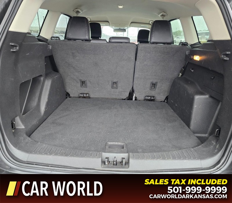 Ford Escape Vehicle Full-screen Gallery Image 14