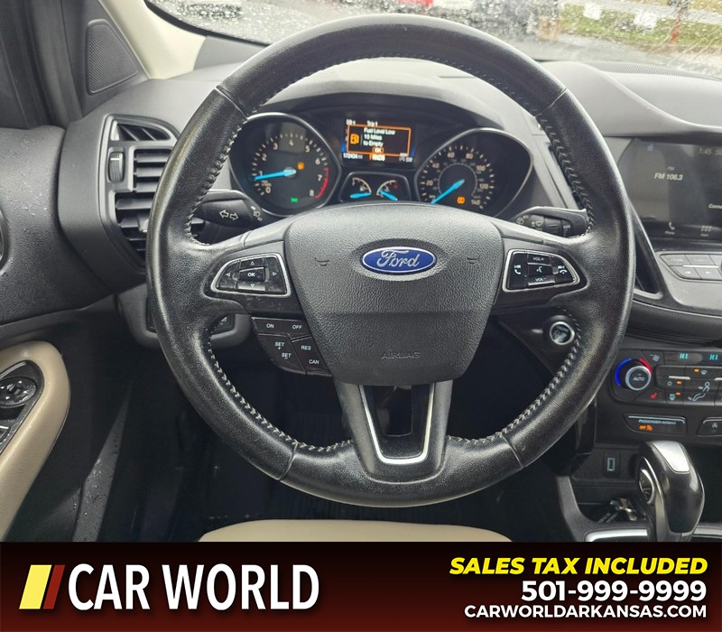 Ford Escape Vehicle Full-screen Gallery Image 16