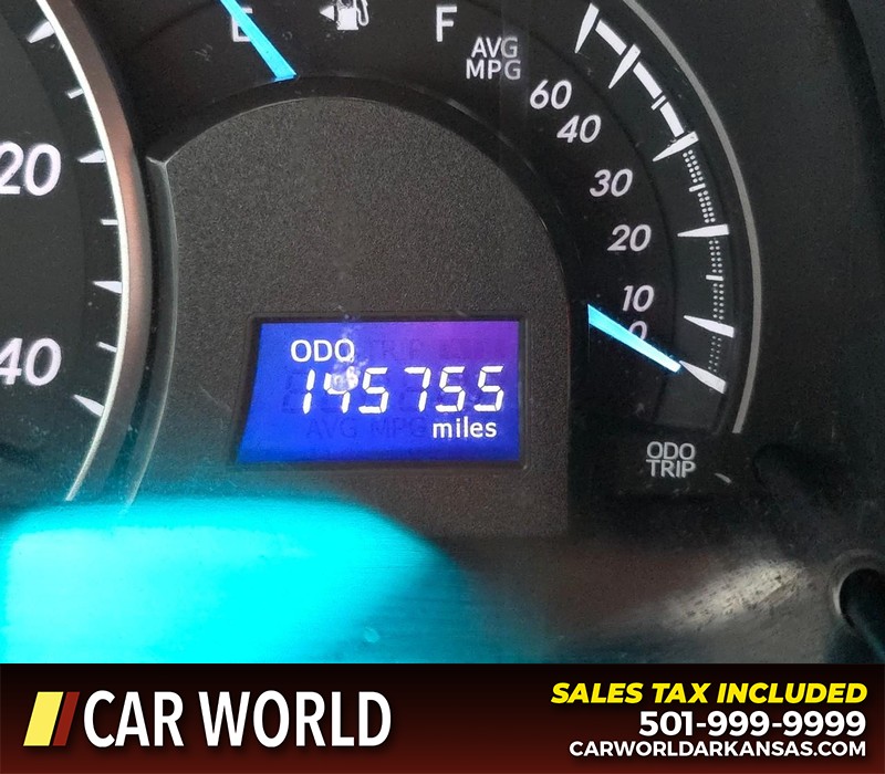 Toyota Camry Vehicle Full-screen Gallery Image 16